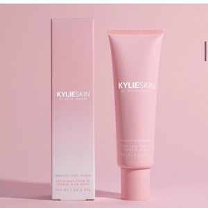 Kylie Skin Walnut Scrub